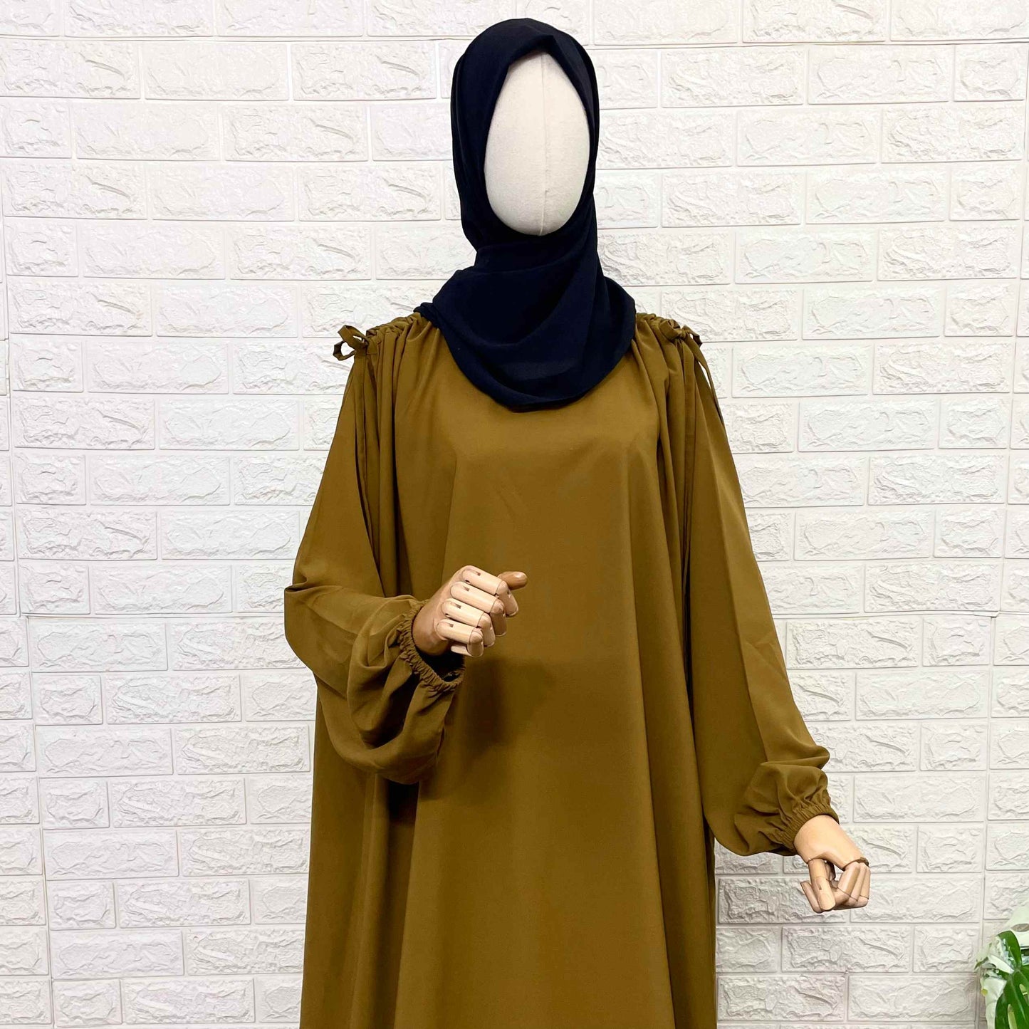 Henna IQRA String Abaya