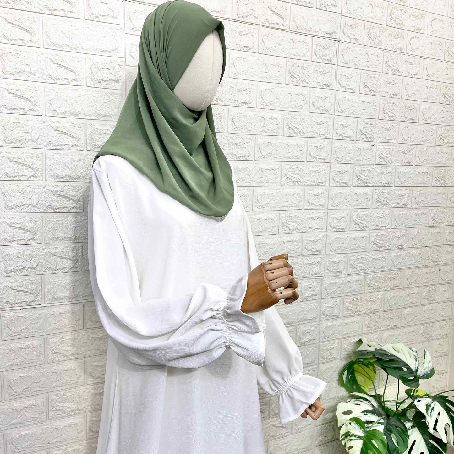 White Aline Abaya With Flower Sleeves