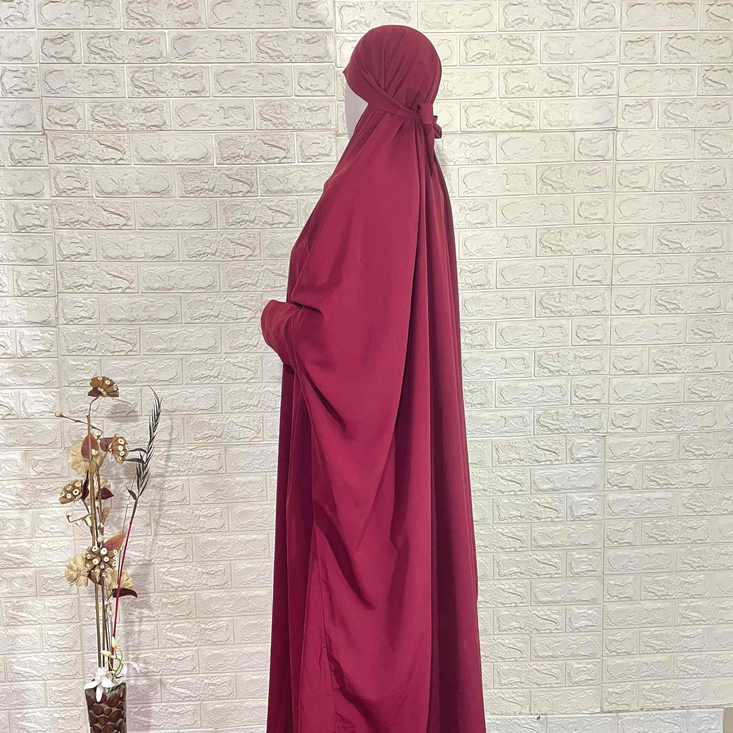 Maroon Jilbab With Plain Sleeves