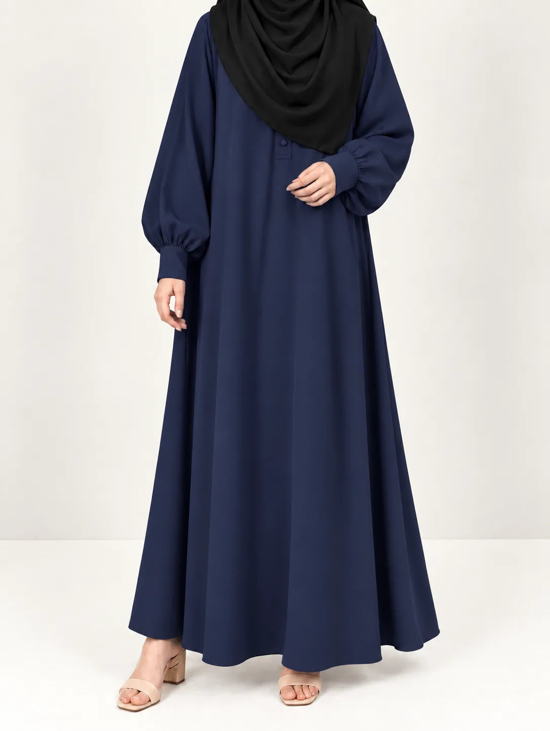 Aline Abaya