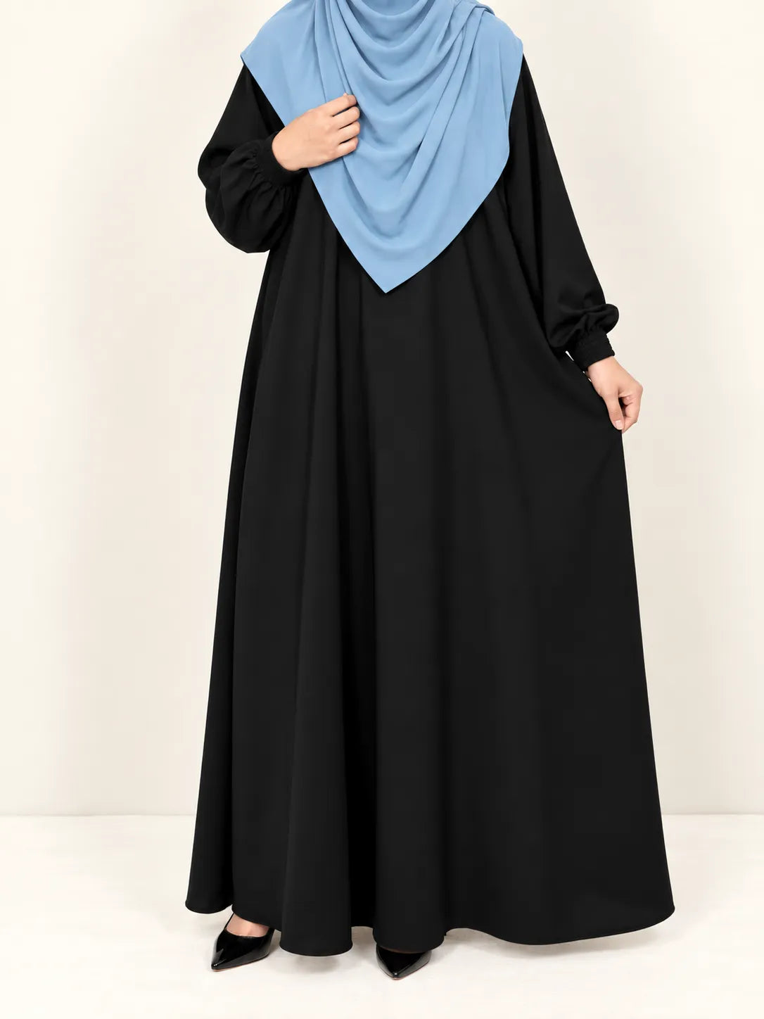 Black Basic Abaya With Elastic Sleeves