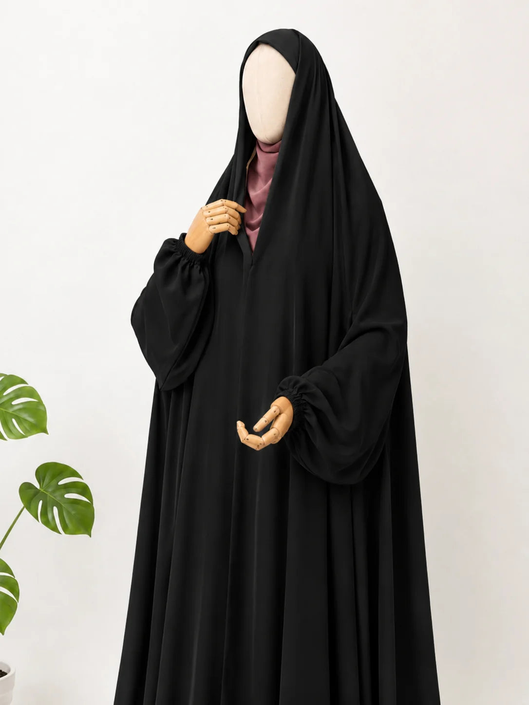 Black Irani Chadar With Sleeves