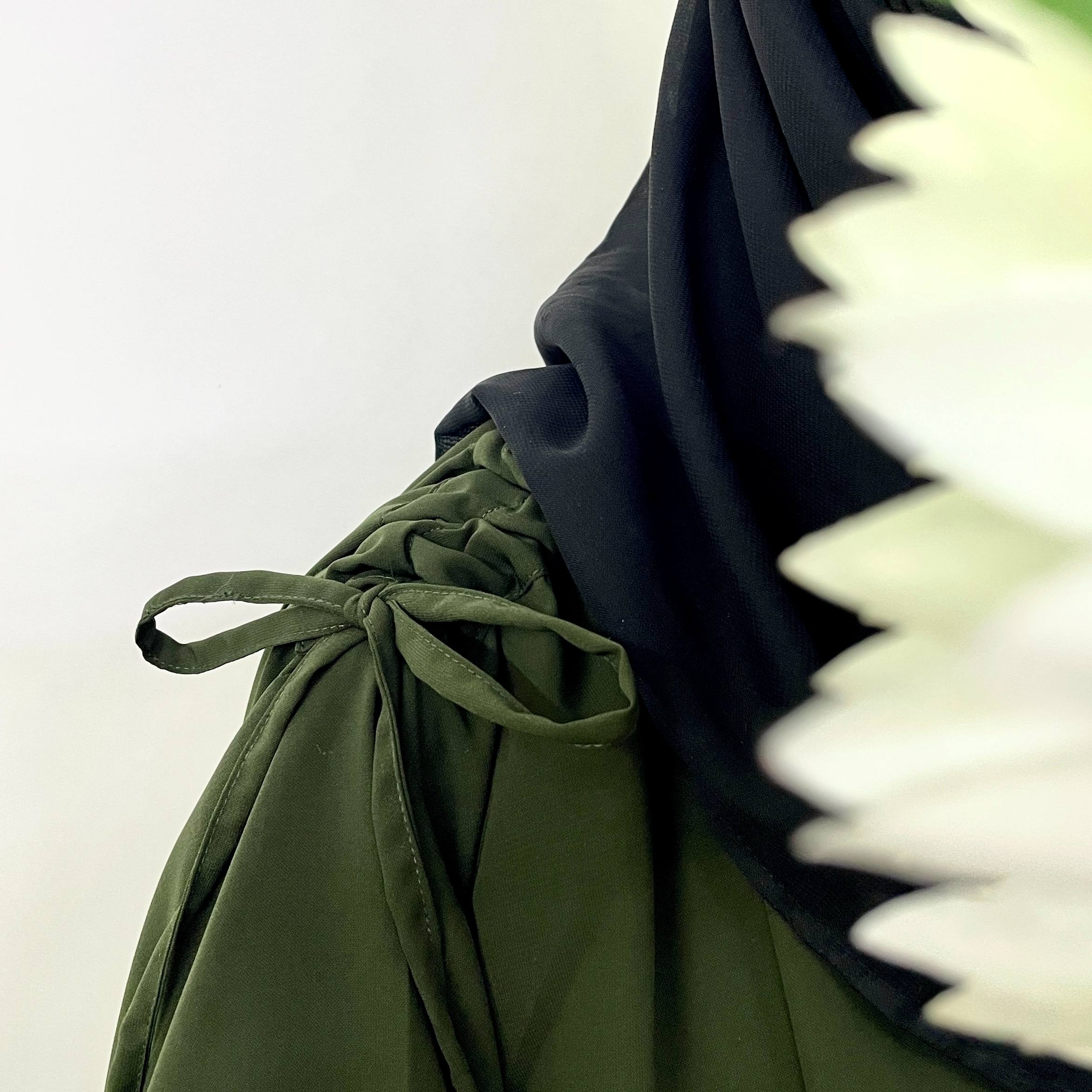 Olive IQRA String Abaya