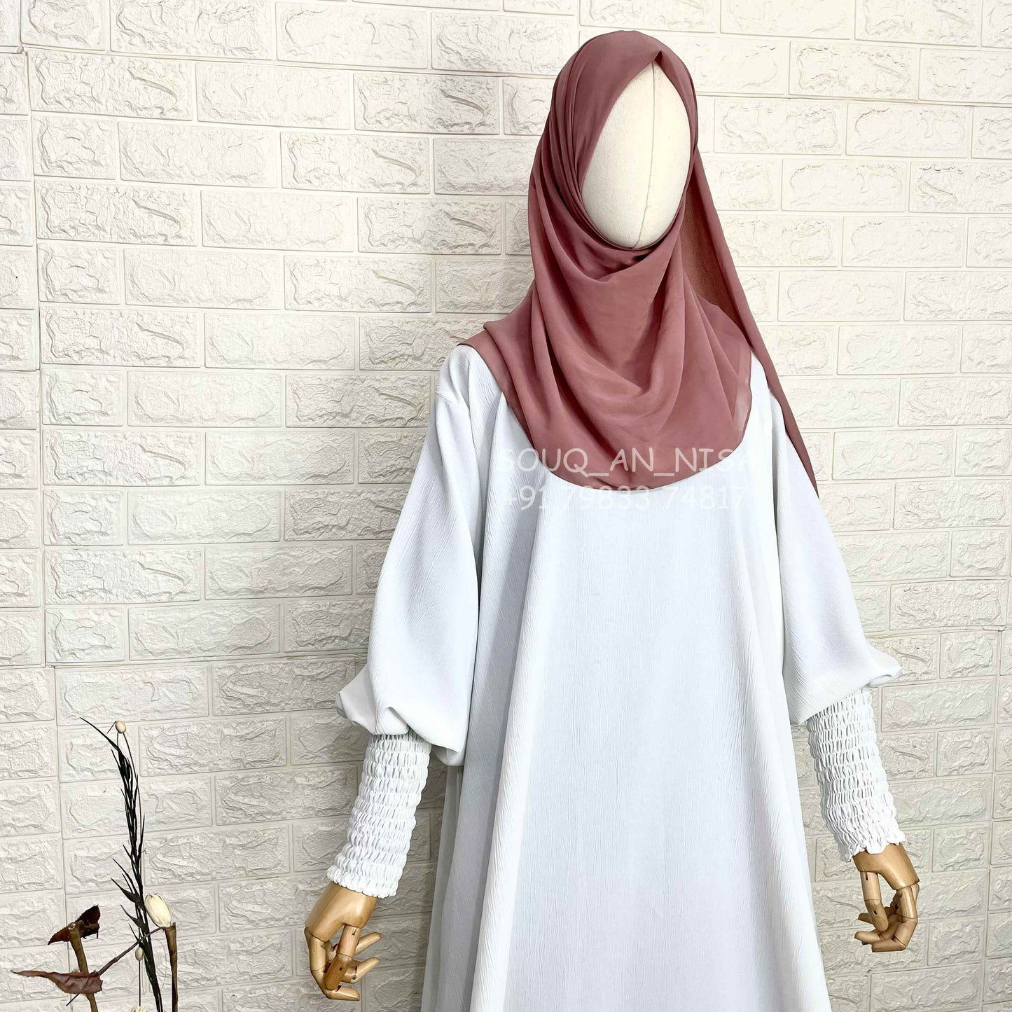 Daily Wear Abaya With Smocked Sleeves