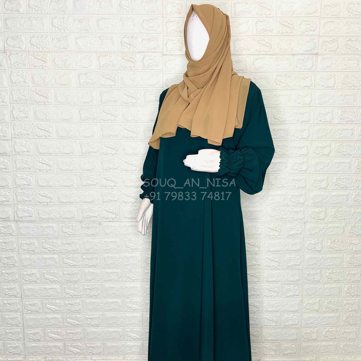 Daily Wear Abaya With Smocked Sleeves