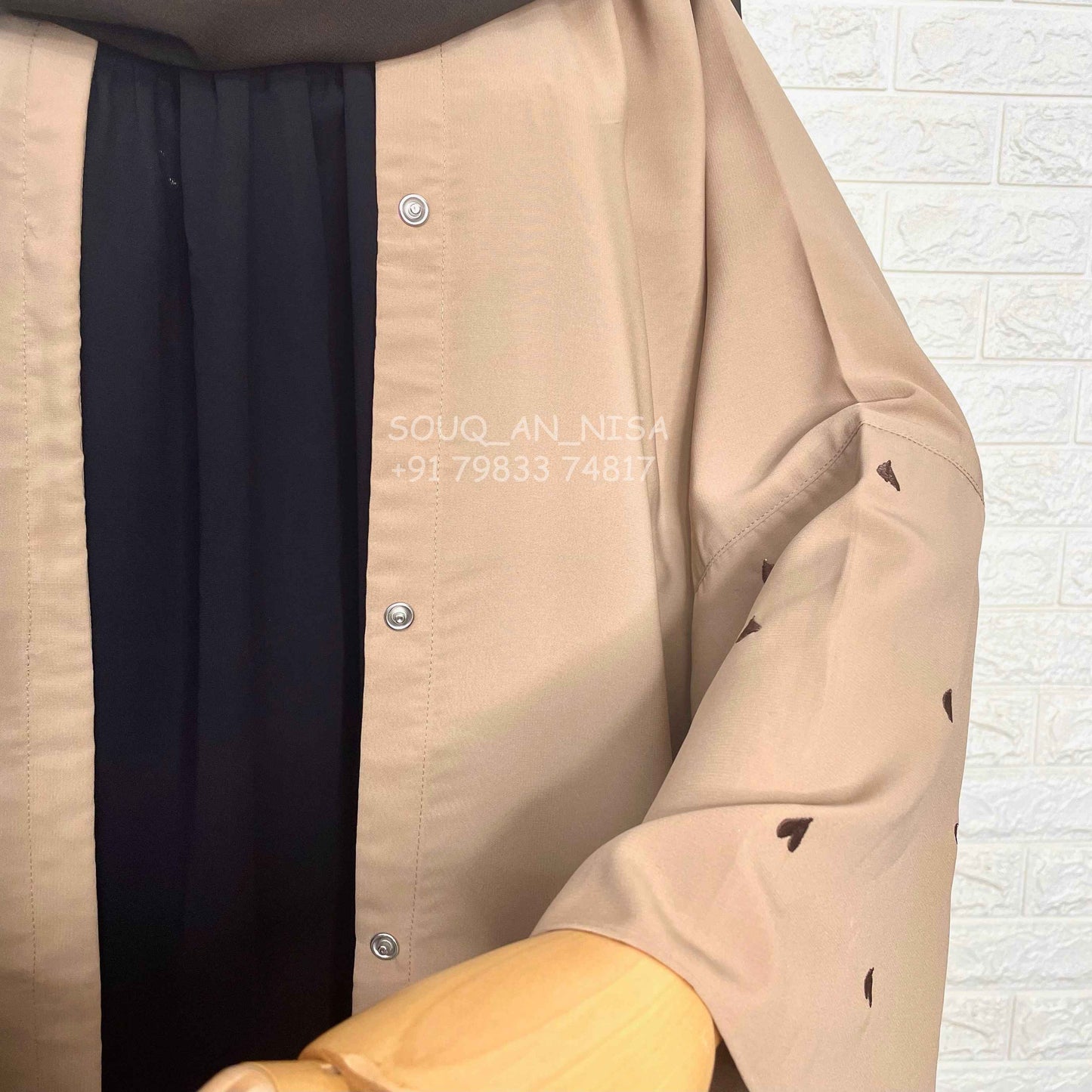 Beige Qalb Abaya