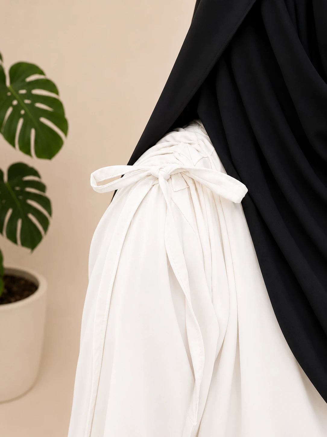 White IQRA String Abaya