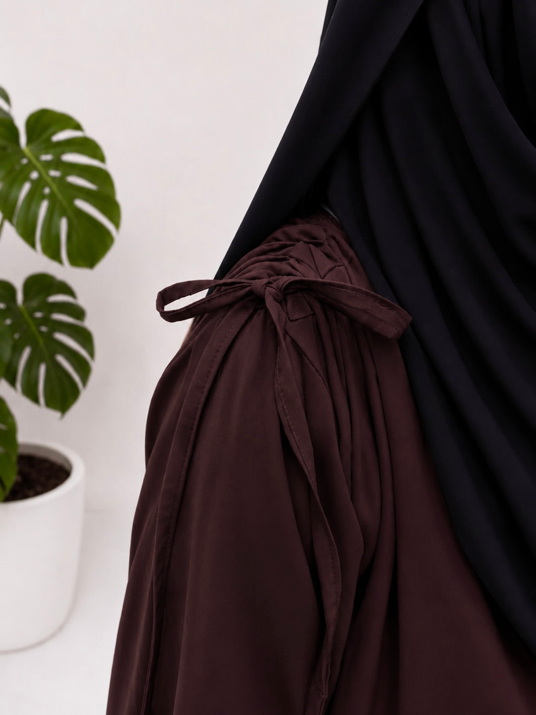 Brown IQRA String Abaya