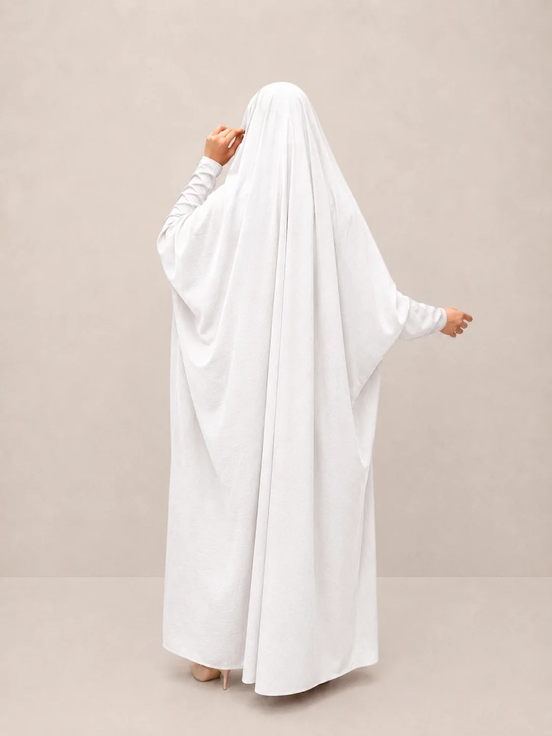 White Jilbab With Plain Sleeves