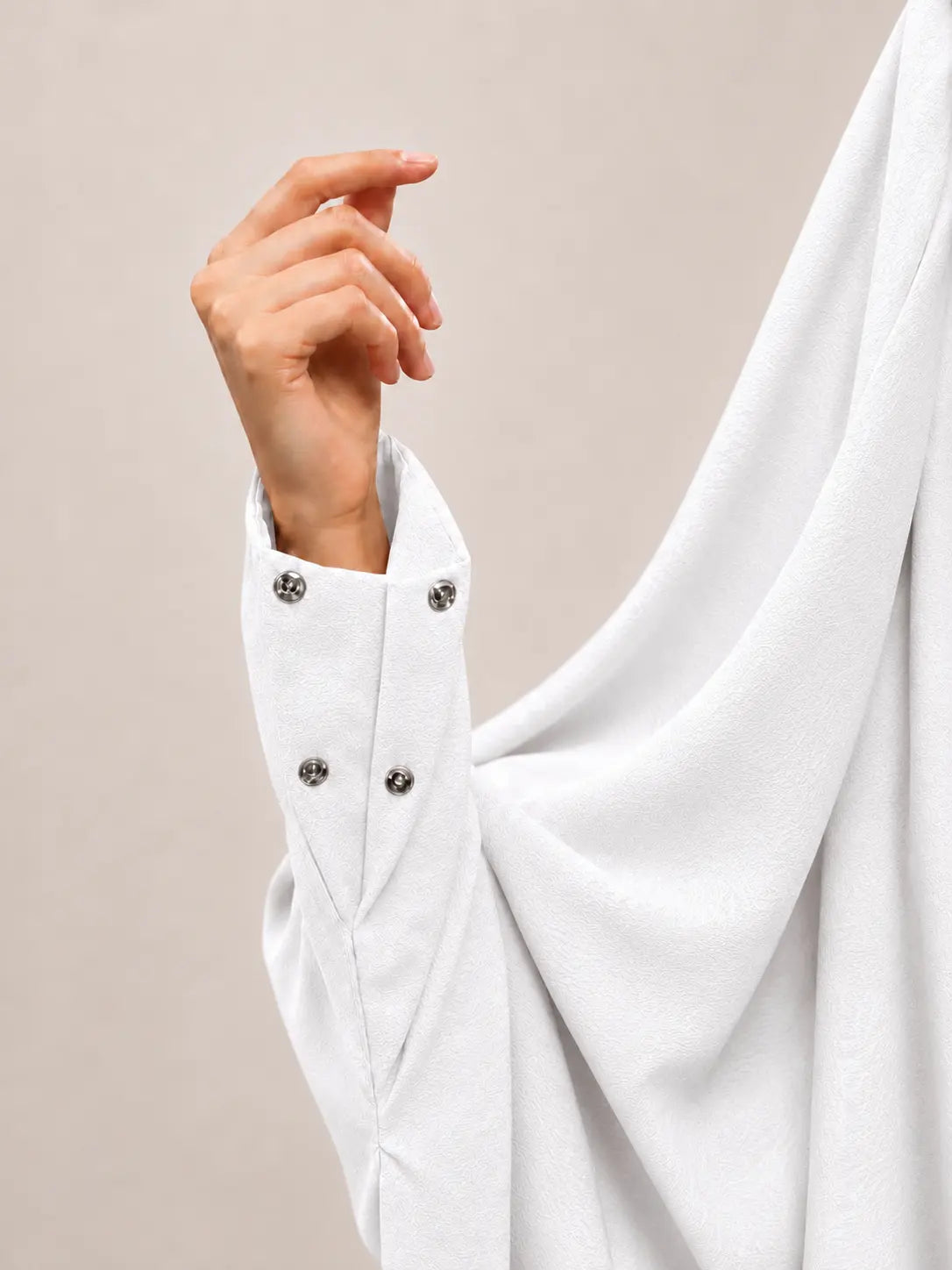 White Jilbab With Plain Sleeves