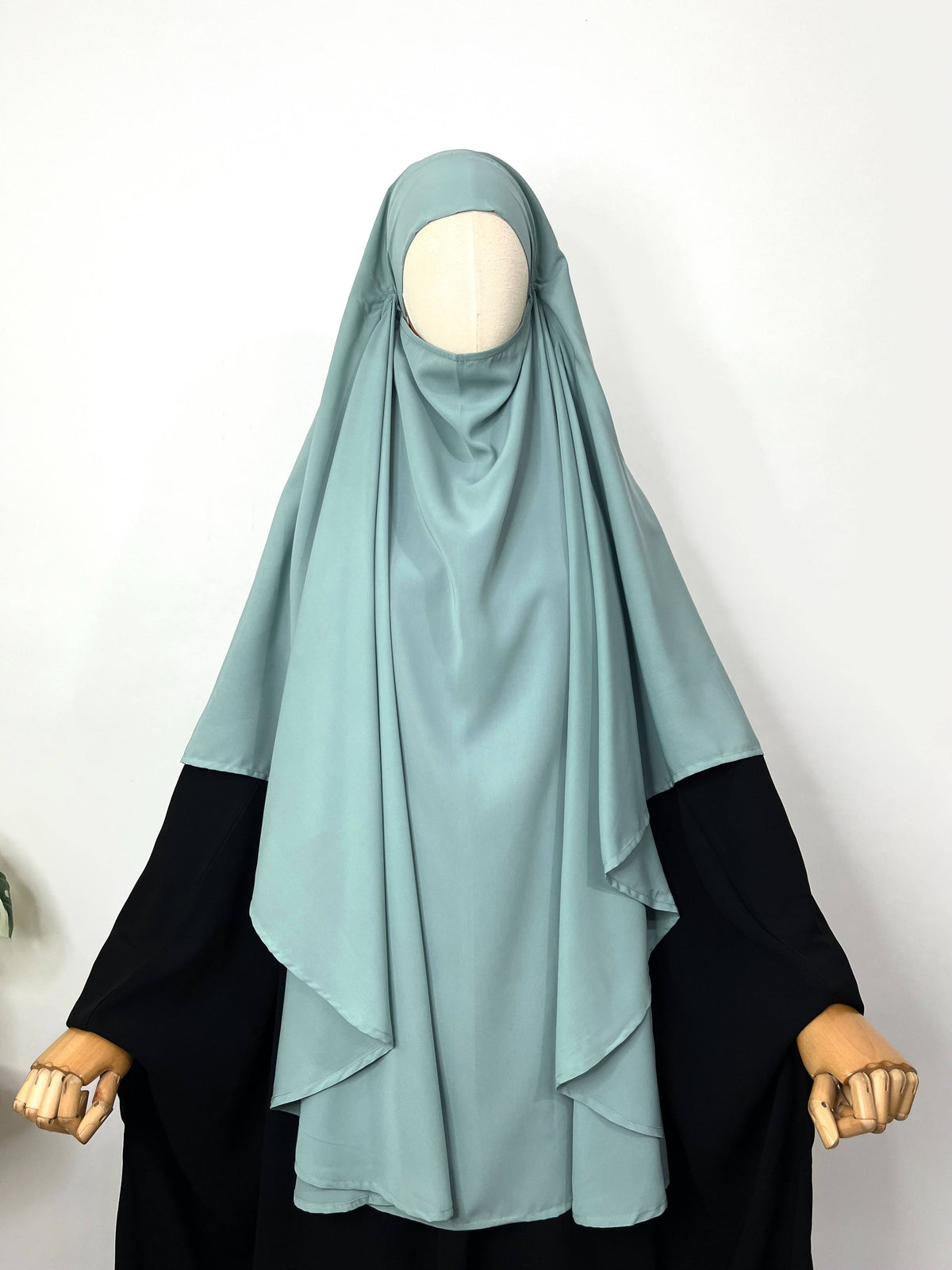 Sapphire Round Khimar