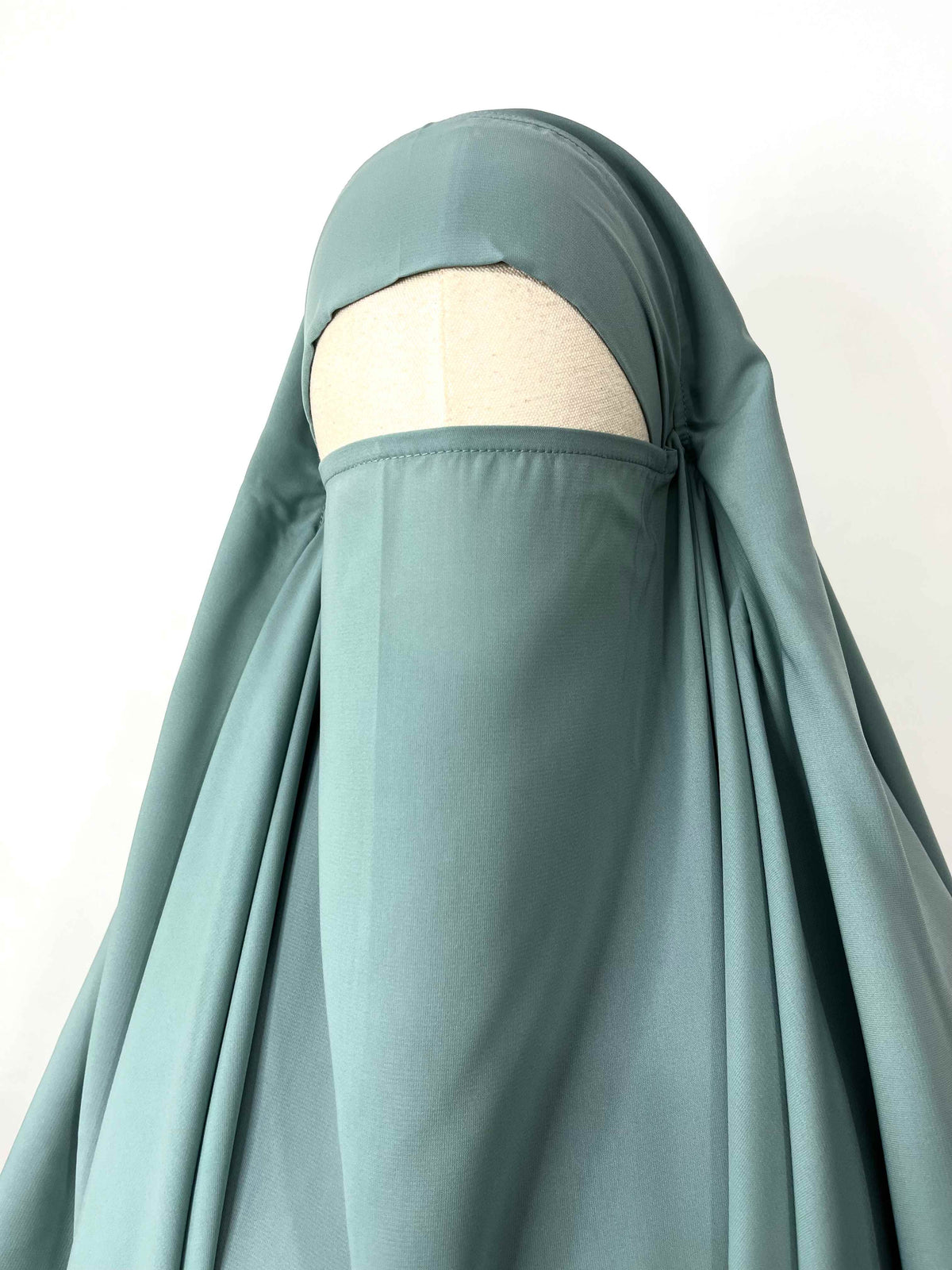 Sapphire Round Khimar