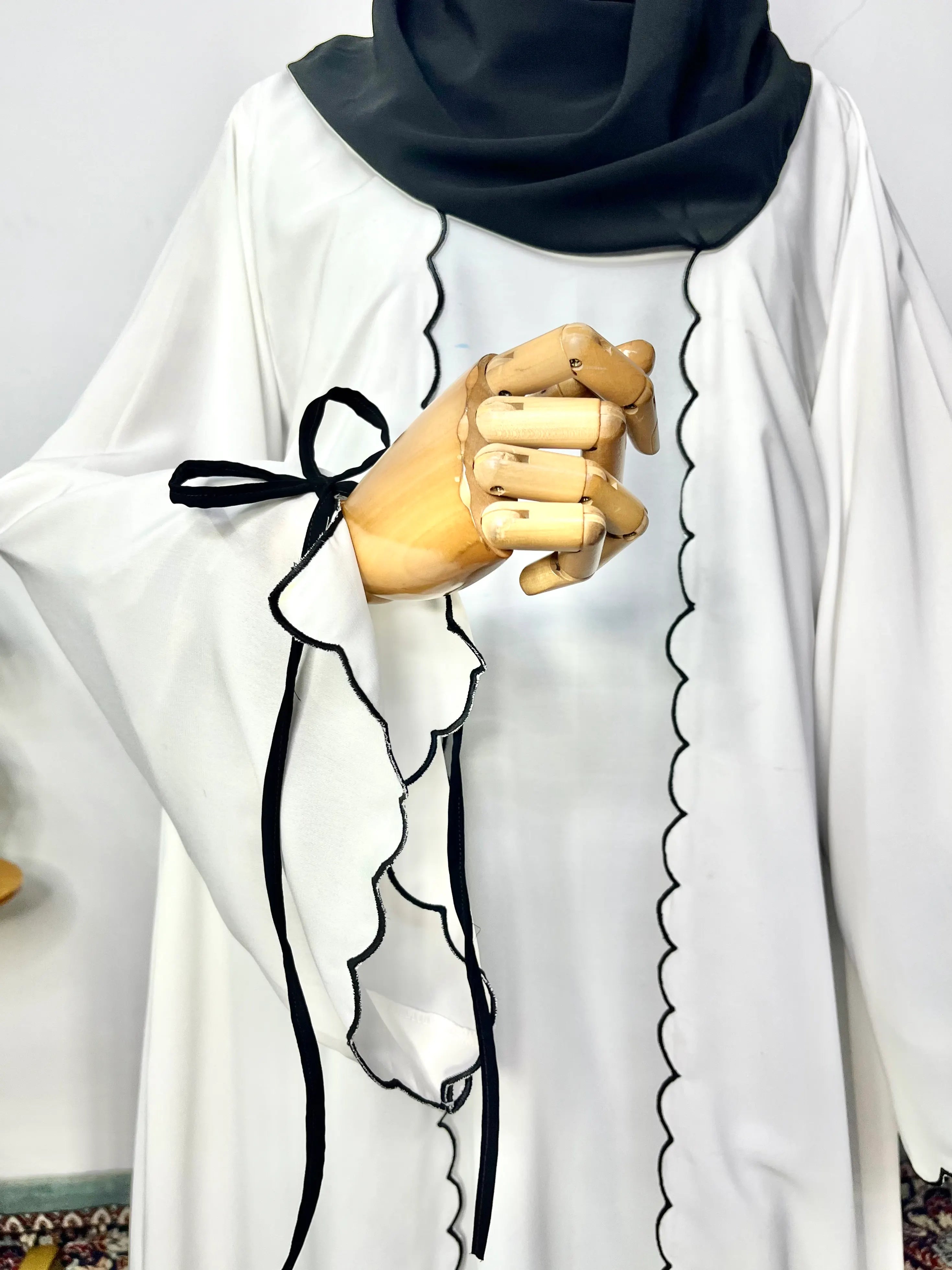 Ruh Ruh White Ruh Embroidery Abaya – Souq an nisa