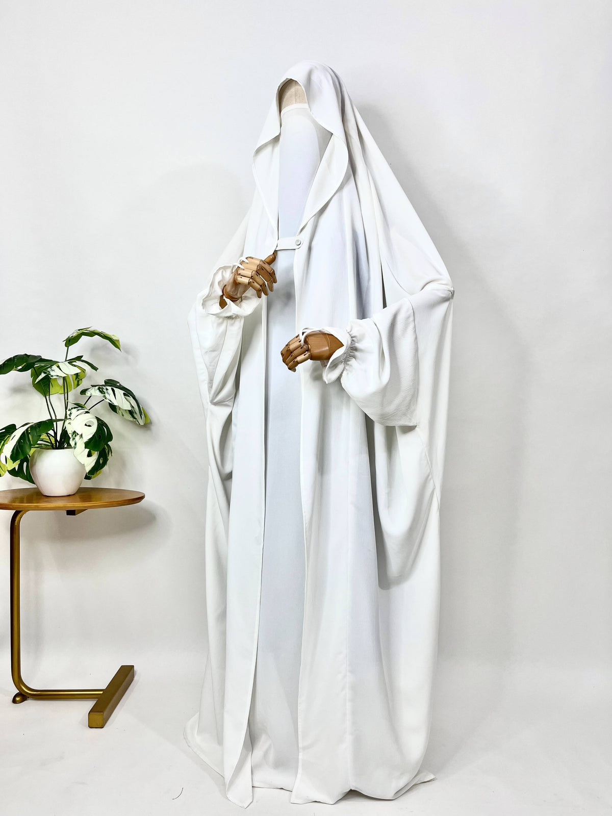 White Saudi Jilbab