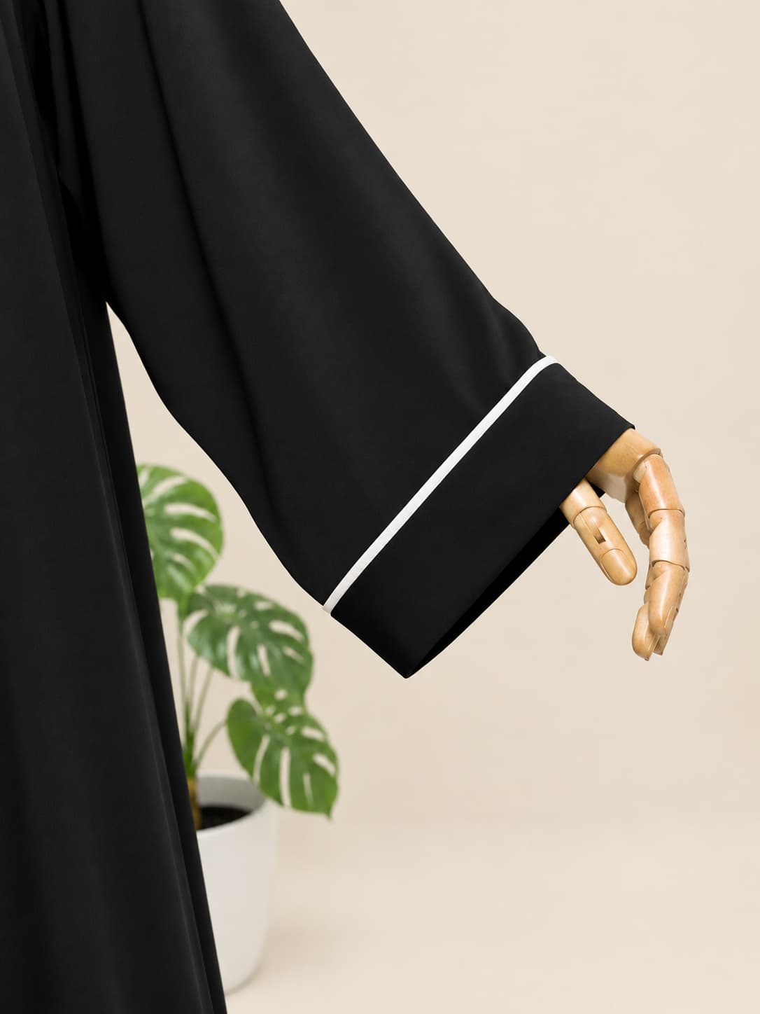 Uzma Basic Abaya