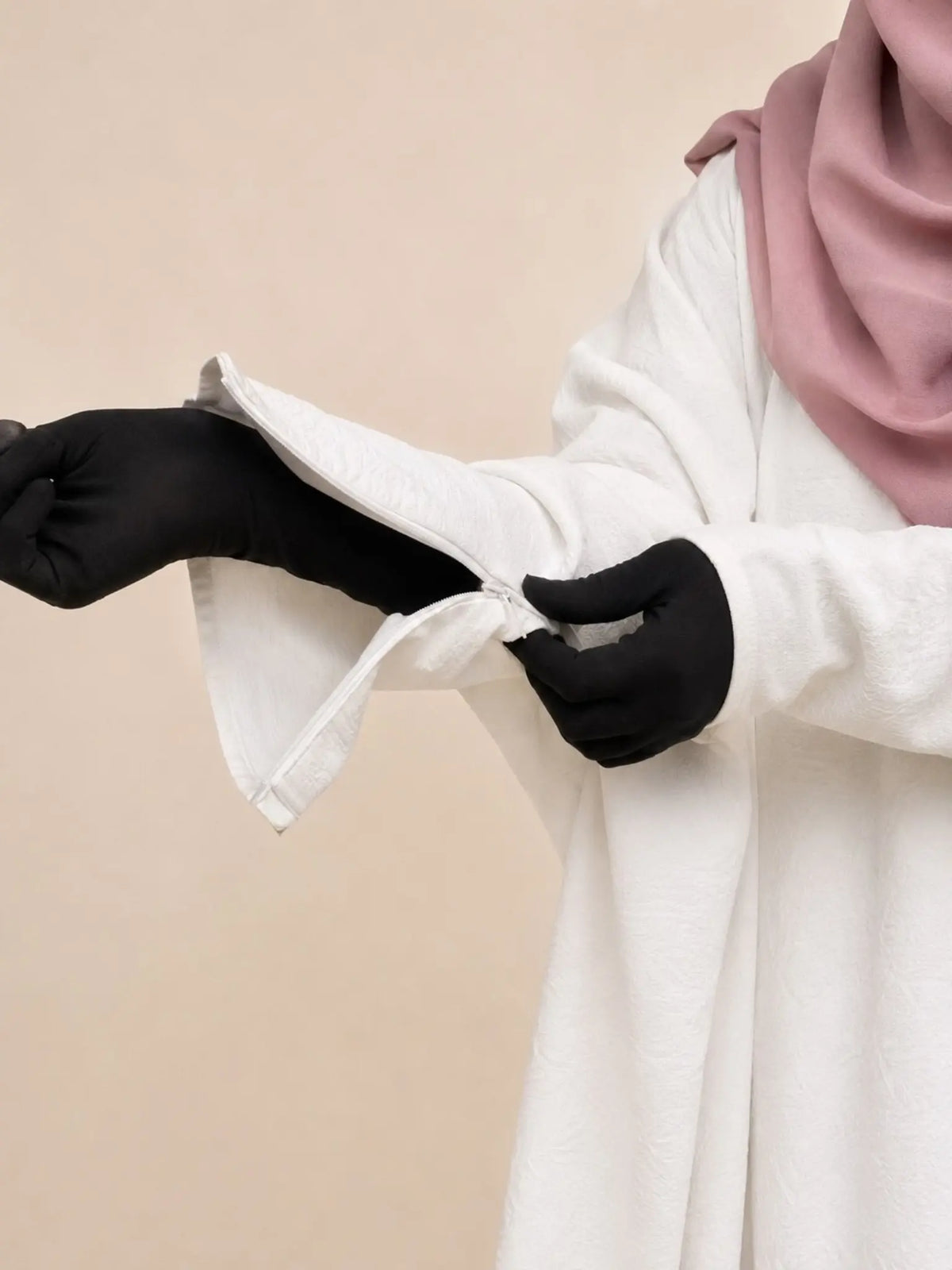 White Kaftan Abaya With Zip Sleeves